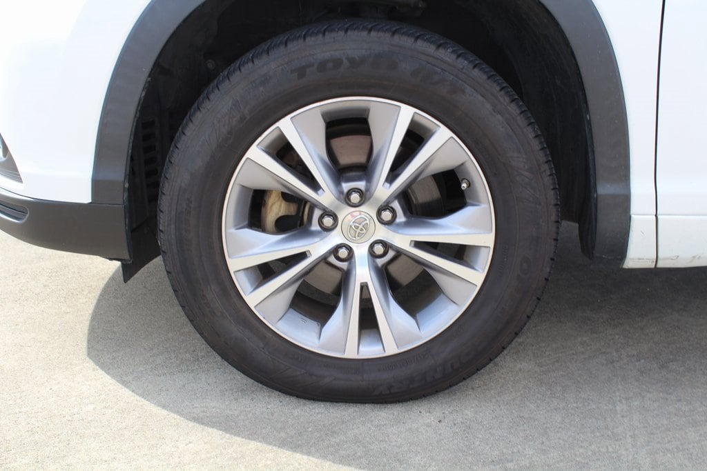 Used 2015 Toyota Highlander XLE with VIN 5TDKKRFH3FS060784 for sale in Lafayette, LA