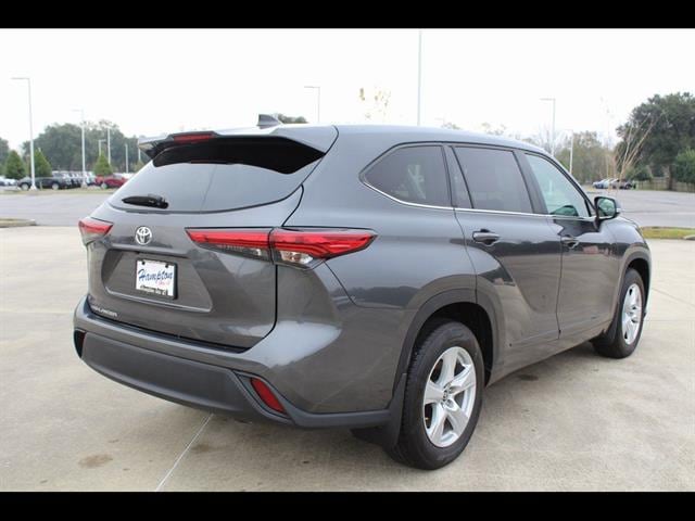 2023 Toyota Highlander L - Photo 6