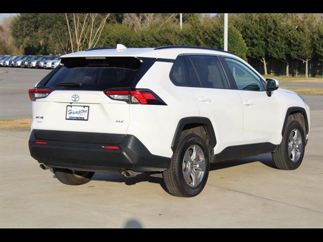 2024 Toyota RAV4 XLE - Photo 6