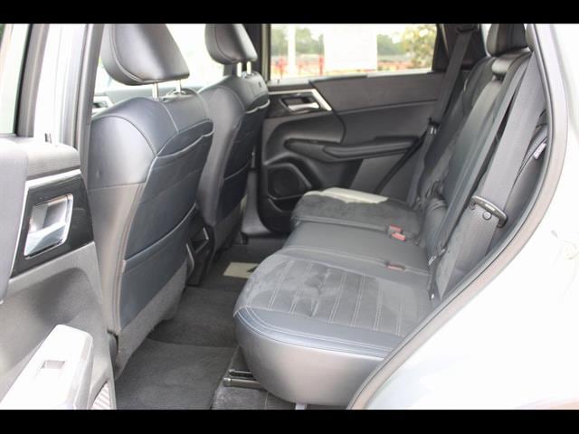 2024 Mitsubishi Outlander SE - Photo 32