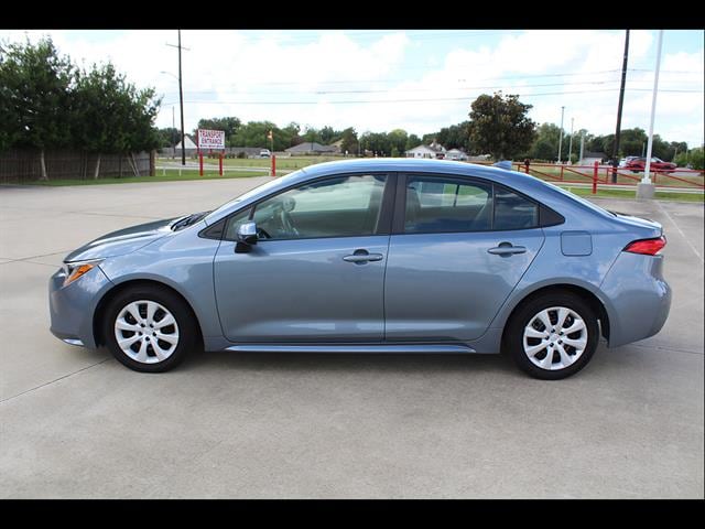 2025 Toyota Corolla LE - Photo 10
