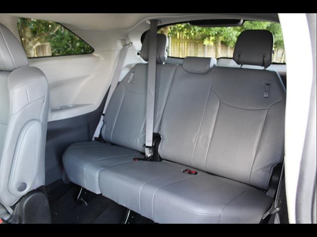 2023 Toyota Sienna XLE - Photo 34