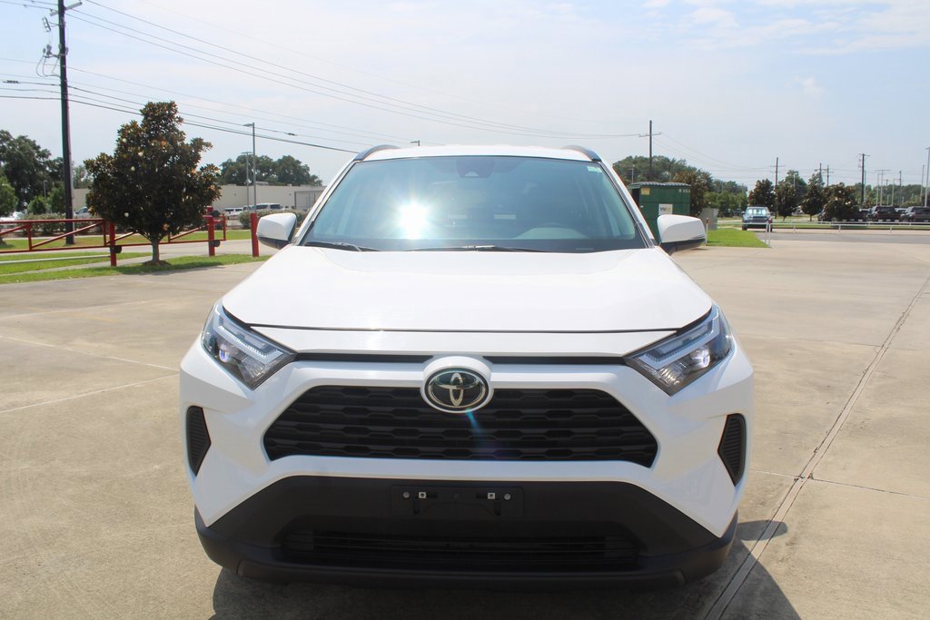2023 Toyota RAV4 XLE photo 3