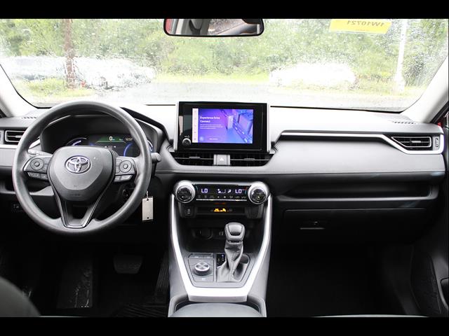 2025 Toyota RAV4 LE - Photo 23