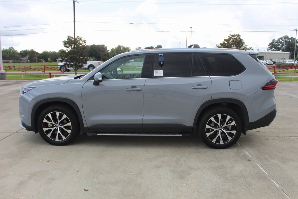 2025 Toyota Highlander Hybrid Limited photo 3