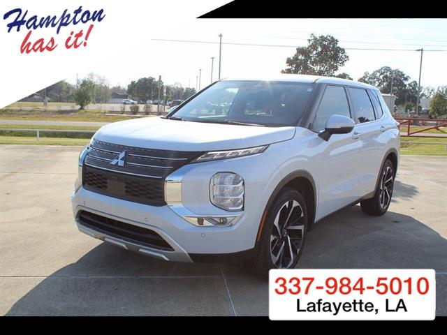 2023 Mitsubishi Outlander SE 2WD's photo