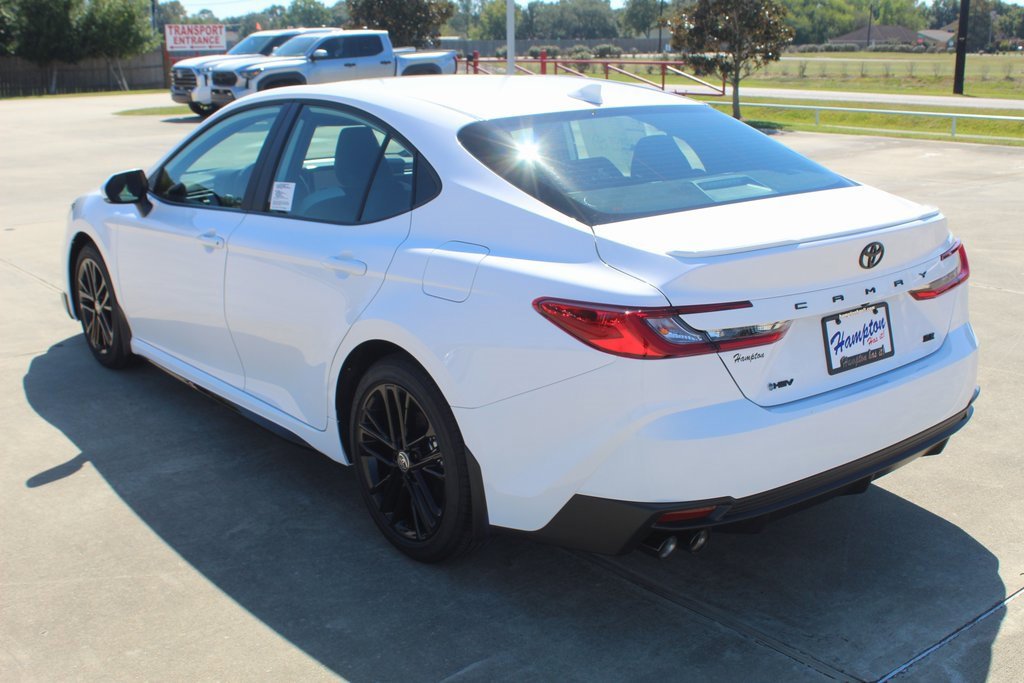 2026 Toyota Camry SE photo 4