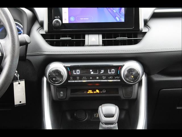 2025 Toyota RAV4 LE - Photo 25