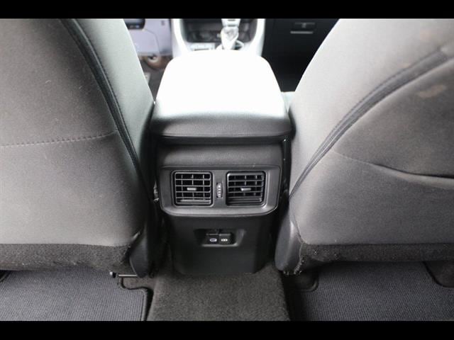 2023 Toyota RAV4 XLE - Photo 31