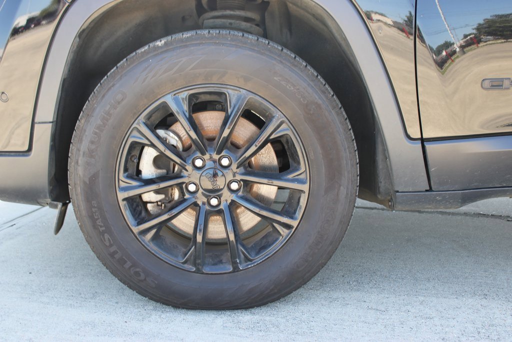 2023 Jeep Cherokee Altitude photo 2