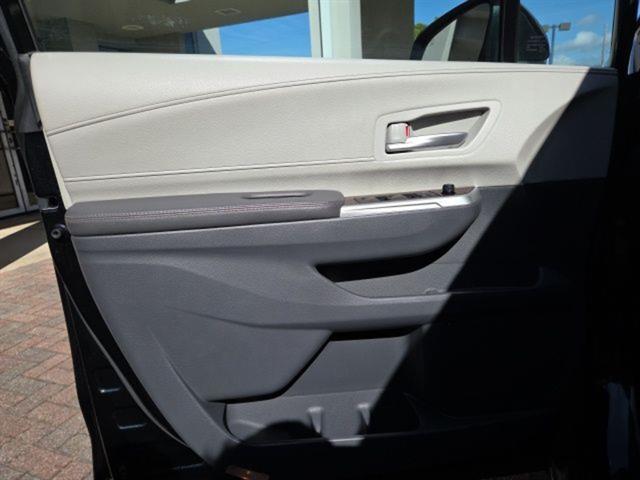 2023 Toyota Sienna XLE - Photo 14