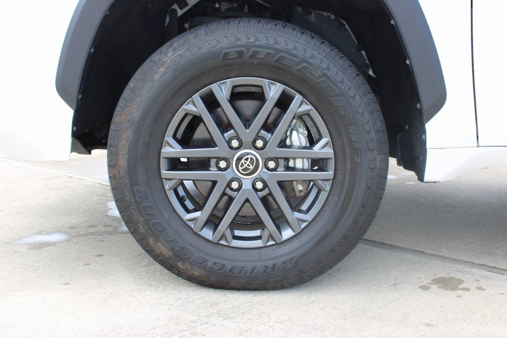 2023 Toyota Tundra SR5 photo 2