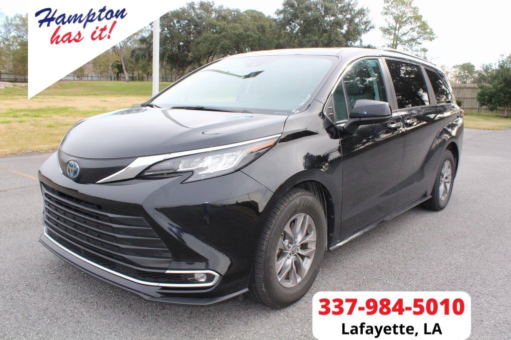 2023 Toyota Sienna Passenger Van 