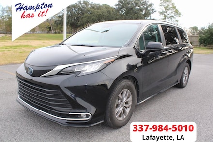 2023 Toyota Sienna XLE Passenger Van