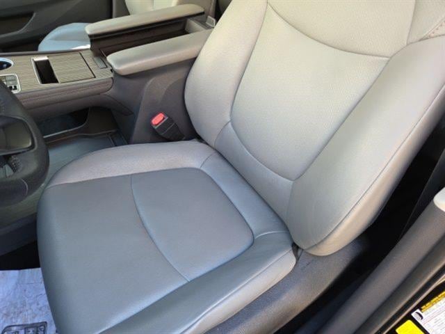 2023 Toyota Sienna XLE - Photo 18