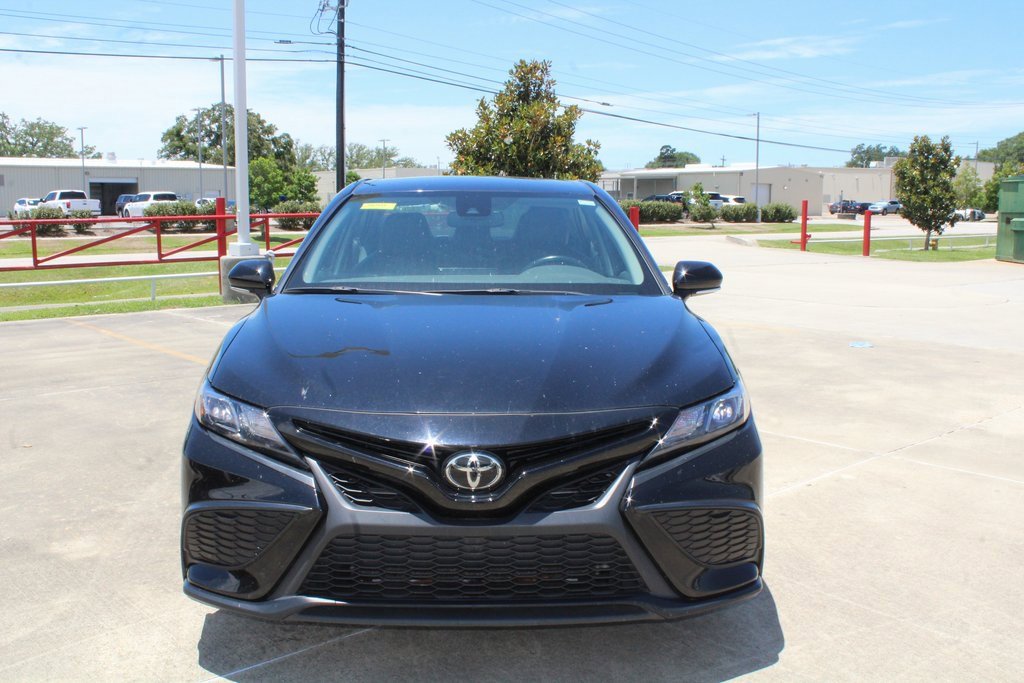 2023 Toyota Camry SE photo 3