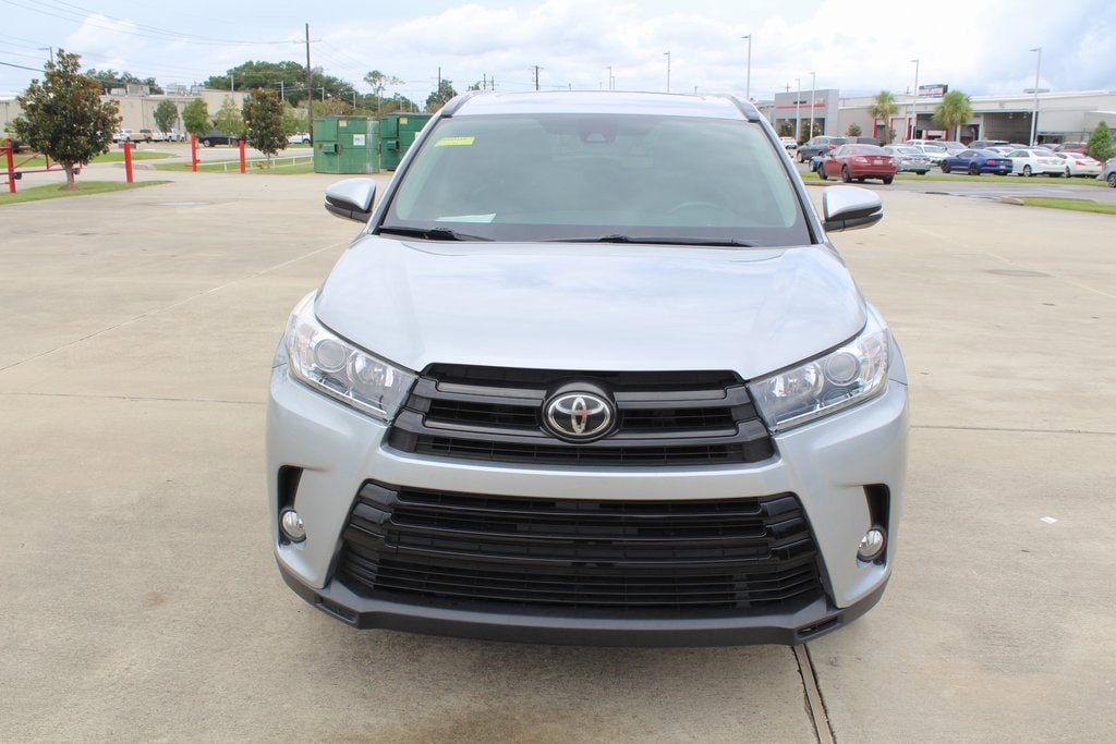 Used 2017 Toyota Highlander SE with VIN 5TDKZRFH5HS514662 for sale in Lafayette, LA