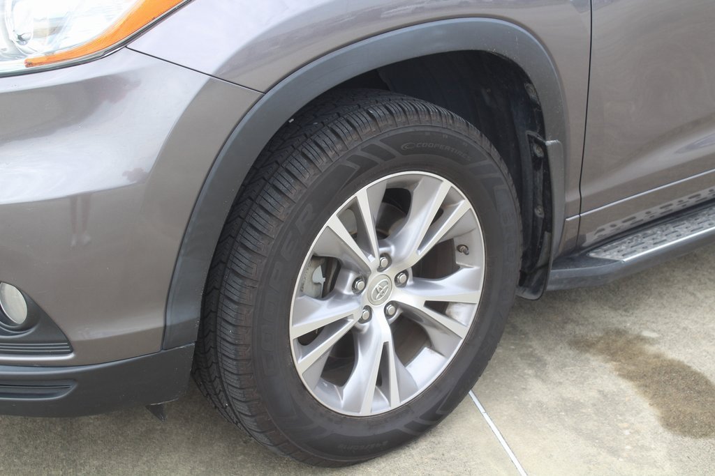 2015 Toyota Highlander XLE photo 2