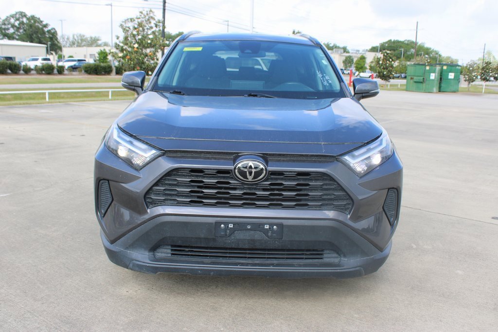 2022 Toyota RAV4 XLE photo 3