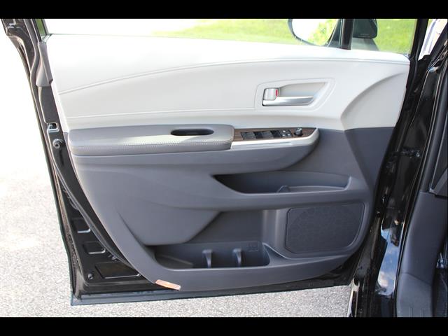 2023 Toyota Sienna XLE - Photo 13