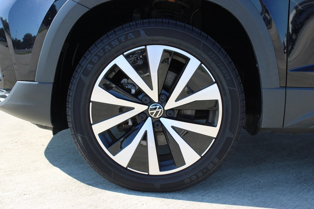 Used 2022 Volkswagen Taos SE with VIN 3VVYX7B23NM087288 for sale in Lafayette, LA