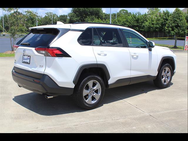 2024 Toyota RAV4 XLE - Photo 6