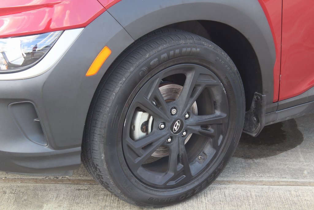 2022 Hyundai Kona SEL photo 2