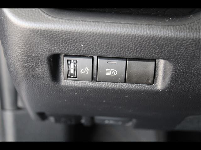 2024 Toyota RAV4 XLE - Photo 17