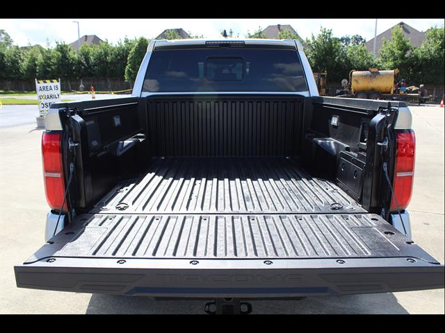 2026 Toyota Tacoma TRD Off Road - Photo 8