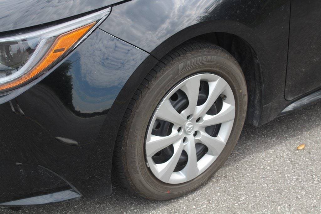Used 2023 Toyota Corolla LE with VIN 5YFB4MDE5PP033926 for sale in Northfield, Minnesota