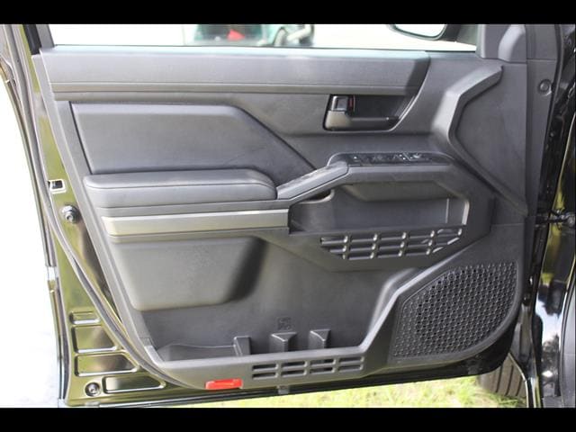 2026 Toyota Tacoma SR5 - Photo 13