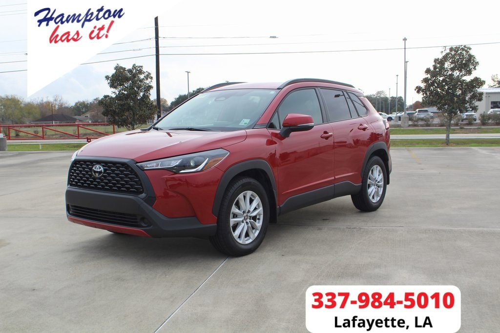 2023 Toyota Corolla Cross LE's photo