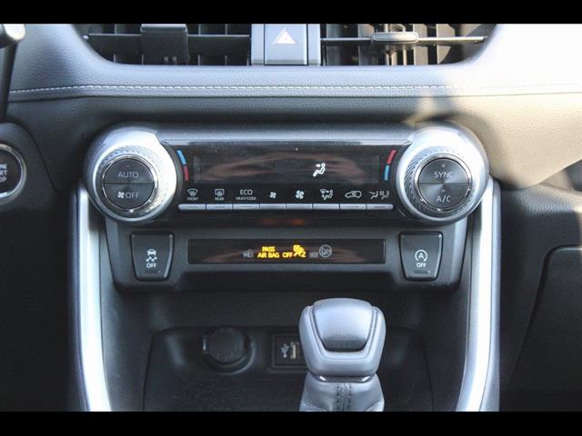 2024 Toyota RAV4 XLE - Photo 28