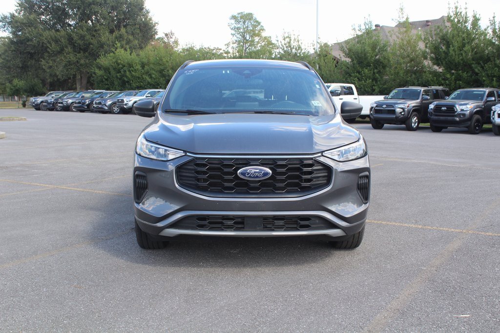 2023 Ford Escape ST-Line photo 2