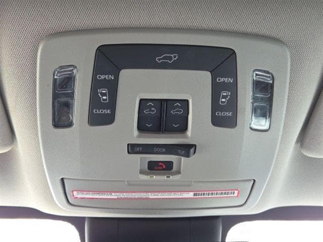 2023 Toyota Sienna XLE - Photo 24