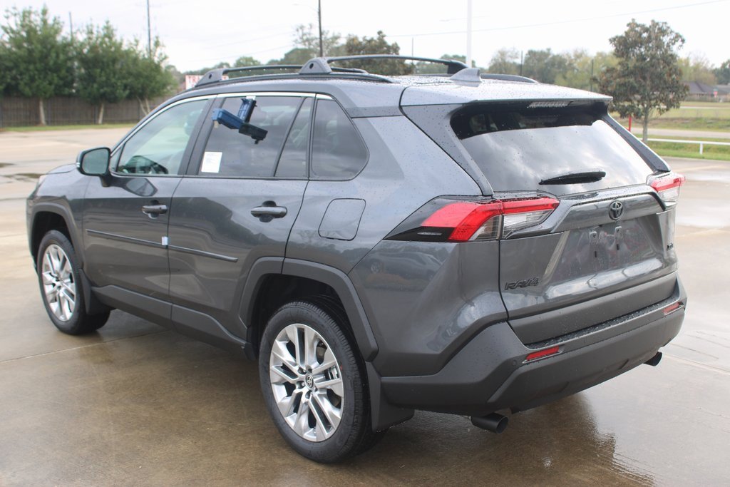 2025 Toyota RAV4 XLE Premium photo 4