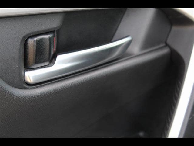 2024 Toyota RAV4 XLE - Photo 14