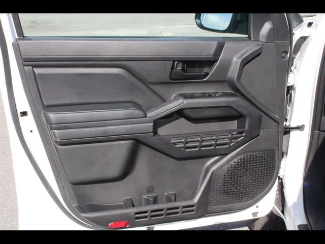 2024 Toyota Tacoma SR5 - Photo 13