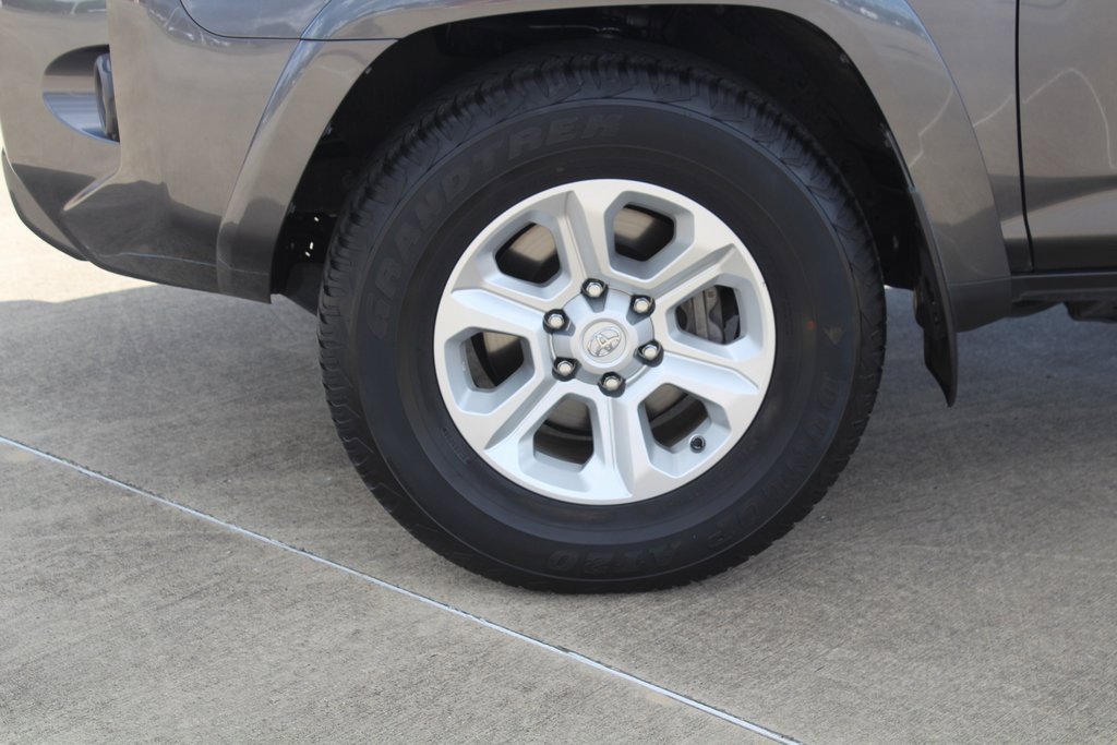 2023 Toyota 4Runner SR5 photo 2