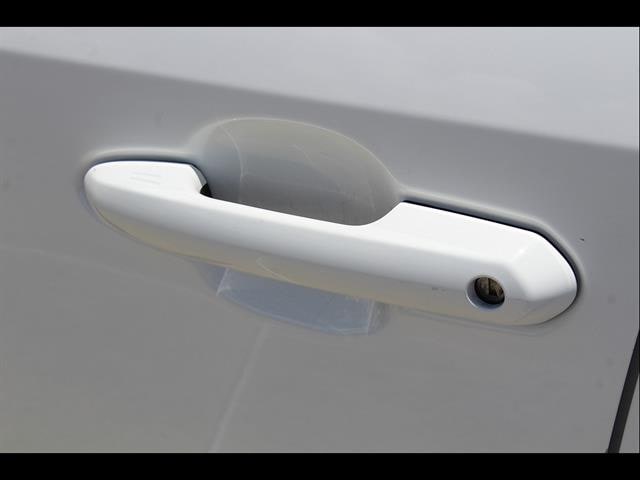 2024 Toyota RAV4 XLE - Photo 12