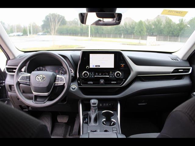 2023 Toyota Highlander L - Photo 25