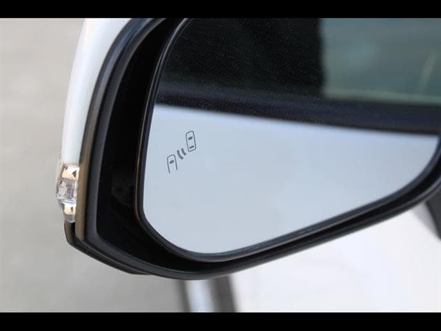 2024 Toyota RAV4 XLE - Photo 11
