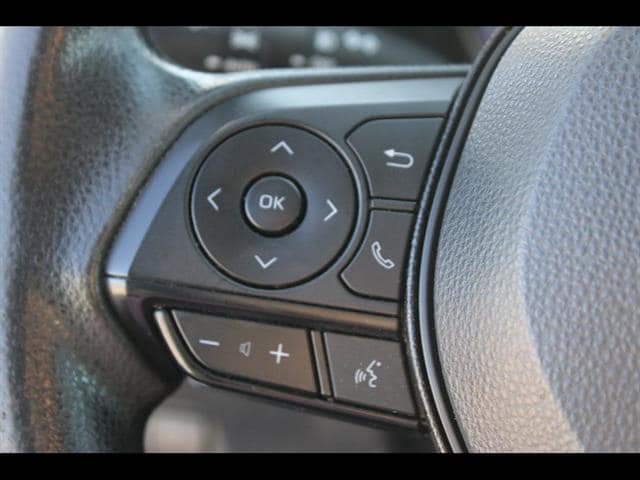 2021 Toyota RAV4 XLE - Photo 19