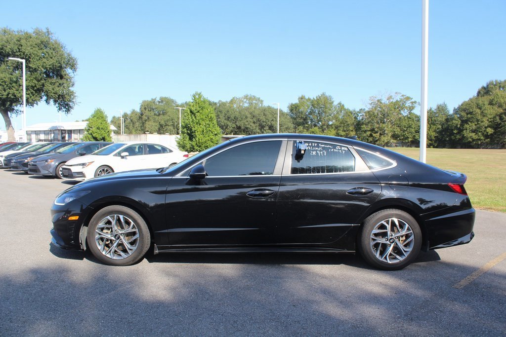 2022 Hyundai Sonata SEL photo 2