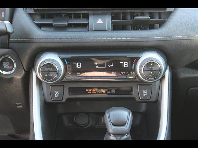 2021 Toyota RAV4 XLE - Photo 27