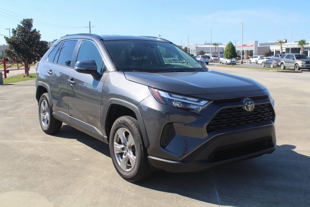 2024 Toyota RAV4 XLE photo 4
