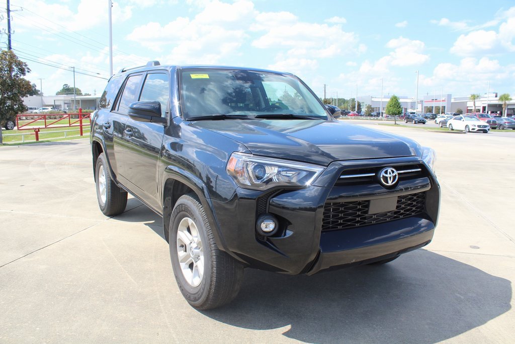 2024 Toyota 4Runner SR5 photo 2