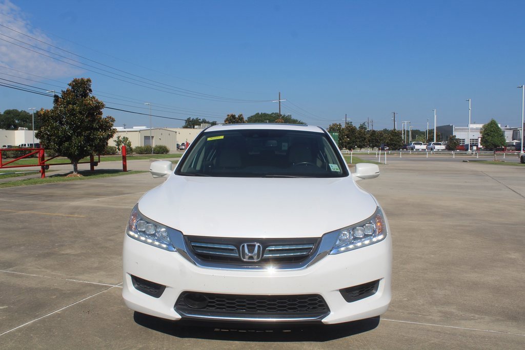 2015 Honda Accord Hybrid Touring photo 3