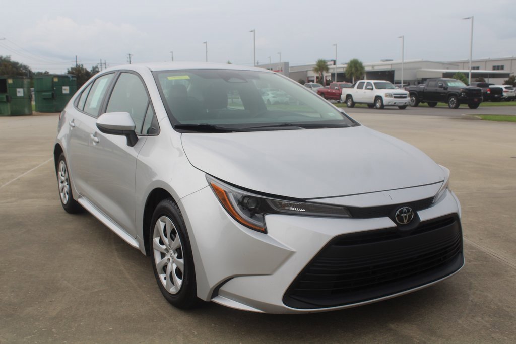 2024 Toyota Corolla LE photo 4