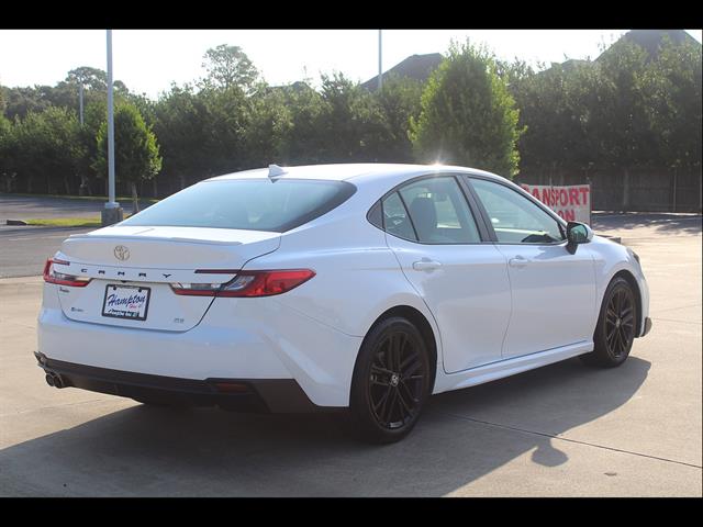 2025 Toyota Camry SE - Photo 6